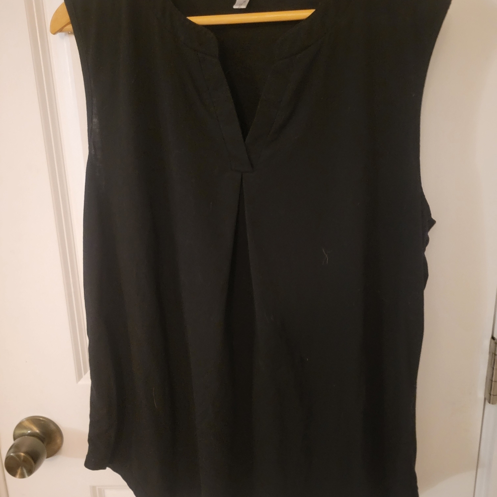 Sleeveless Black V-Notch Tunic Top for Women